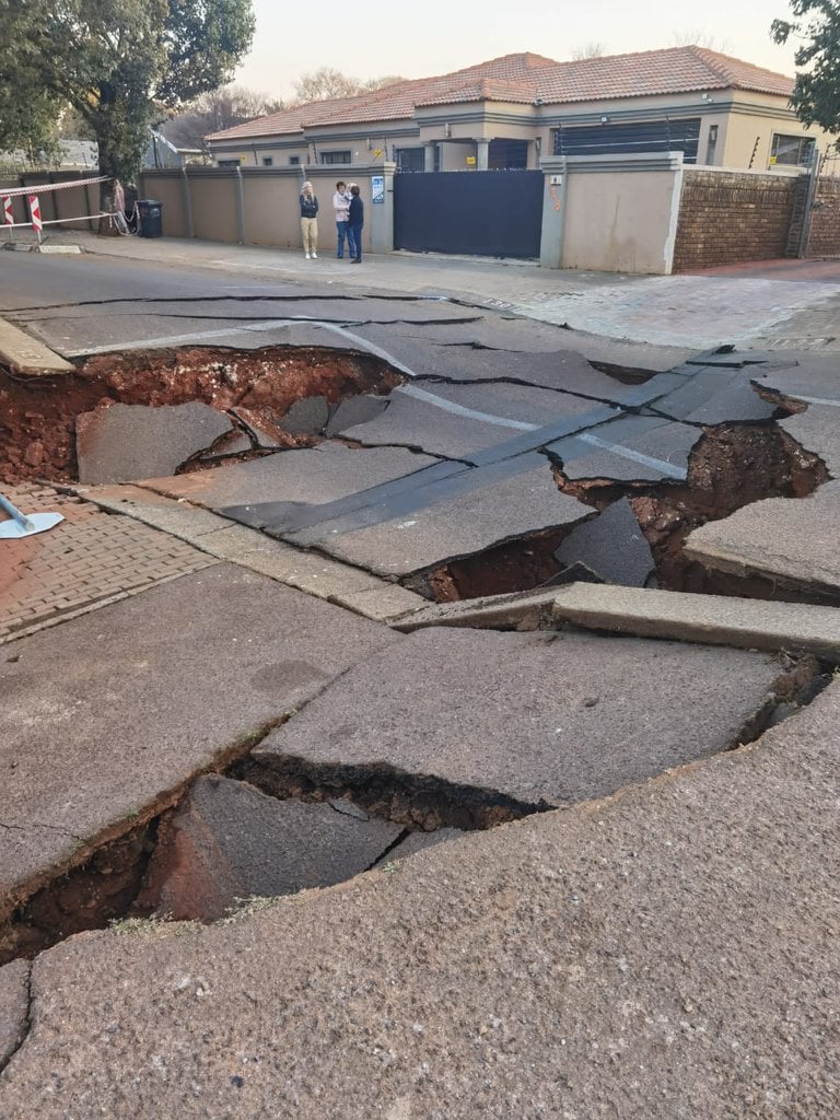 Photos: Huge sinkhole in Centurion causes chaos