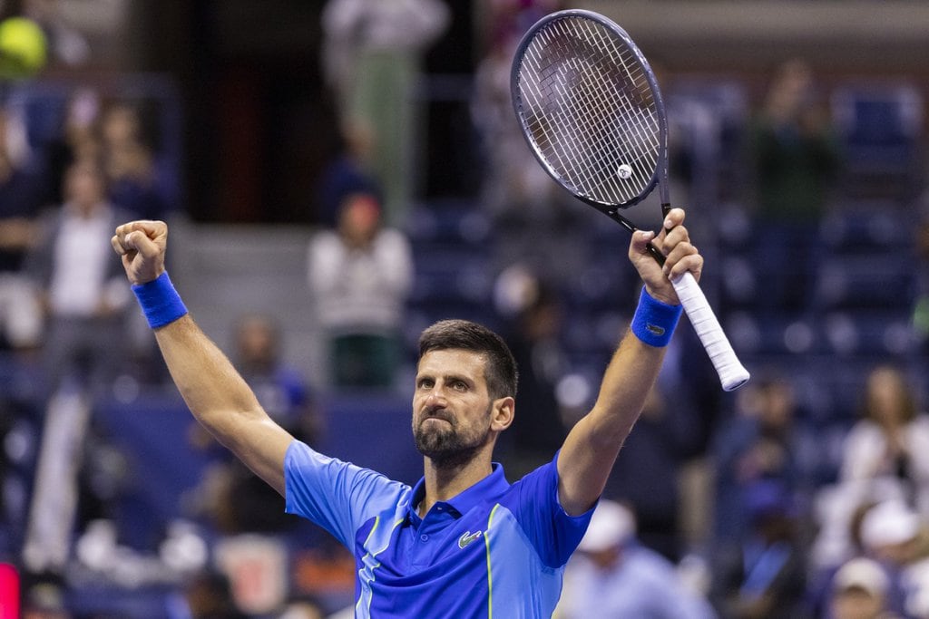 Novak wins again after a two-set deficit