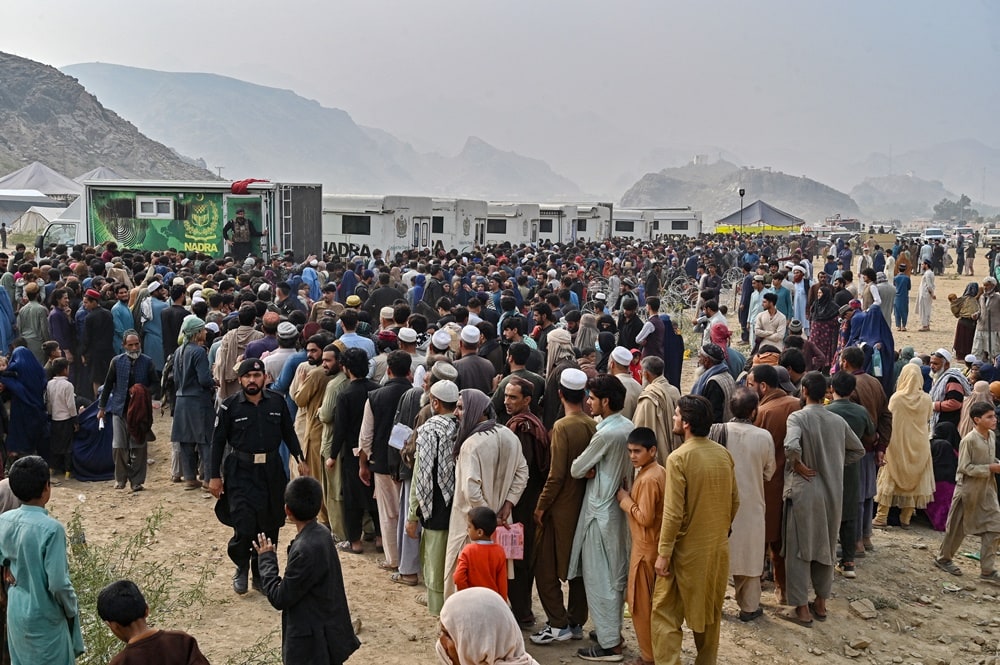 Mass exodus of Afghans from Pakistan begins