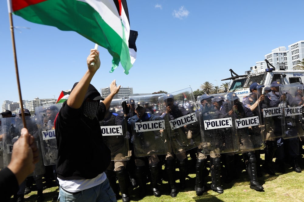 Police, pro-Palestinian protesters clash in Cape Town