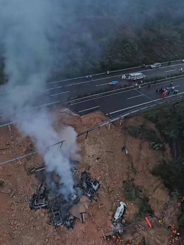 China: 24 dead when part of highway gives way