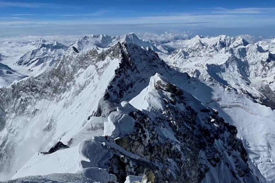 Body of one of two missing Everest climbers found